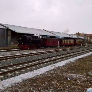 Zug am Bahnhof Quedlinburg